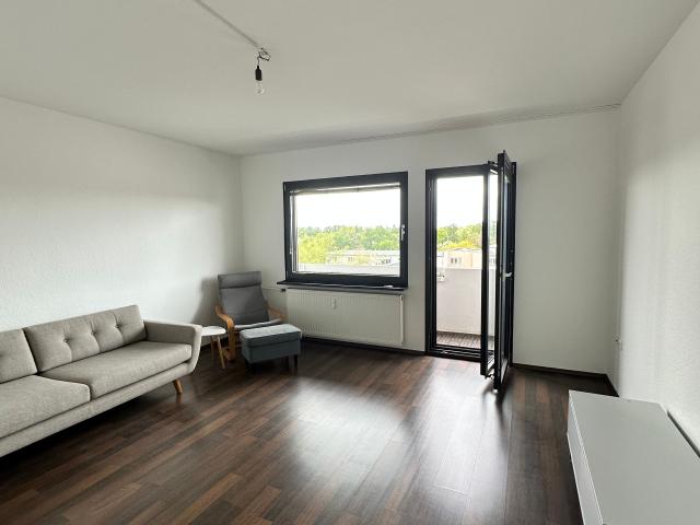 Spacious Furnished 2 Room Apartment with Balcony & Elevator in Wedding