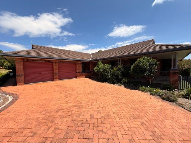 SPACIOUS FURNISHED 4 BEDROOM HOME