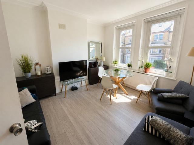 Spacious Furnished 4 Double Room House Battersea