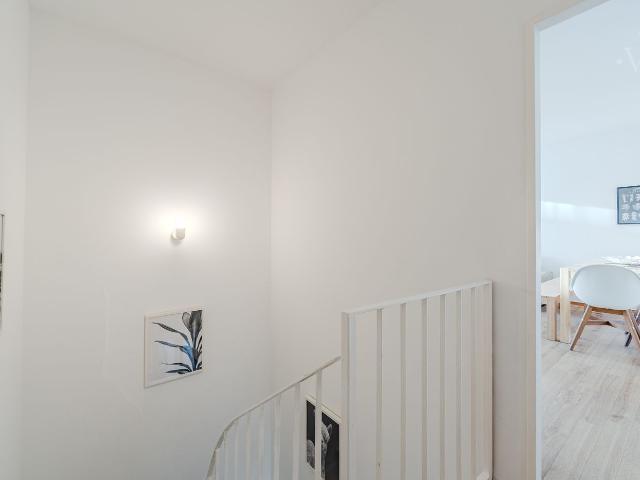 Spacious, furnished 5 room maisonette apartment in a quiet side street location