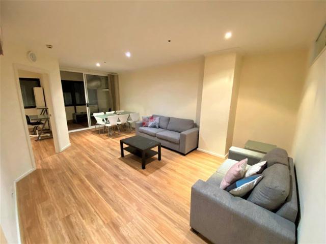 SPACIOUS FURNISHED APARTMENT IN A WONDERFUL LOCATION!