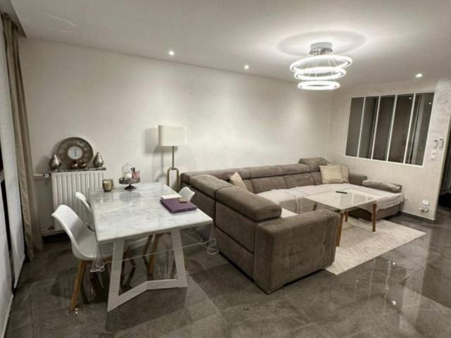 Spacious Furnished F4 of 100 m² with Lift in a Quiet Area Near RER B and Amenities