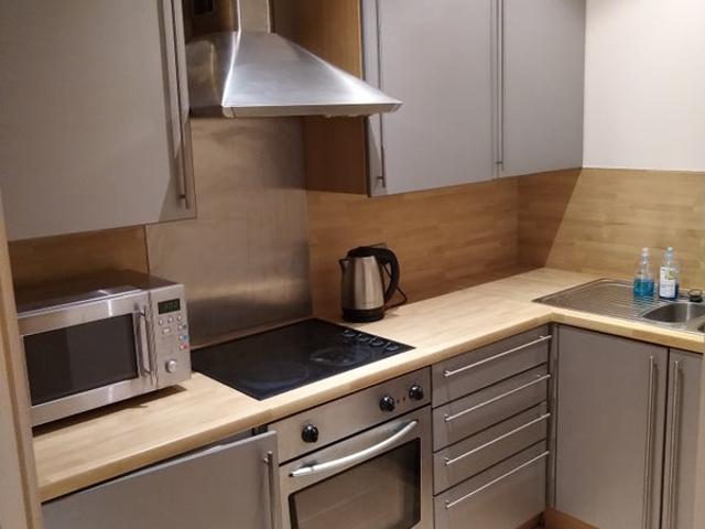 Spacious Furnished Studio Apartment Leeds LS1