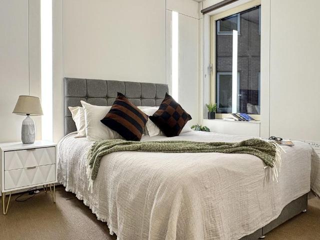 Spacious Furnished Studio | Bills. Studio to rent £1,395 pcm £322 pw