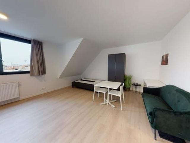 Spacious, furnished studio!