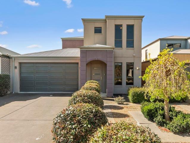 Spacious Furnished Residence in the Heart of Glenelg