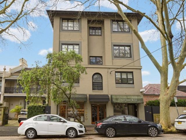 Spacious Garden Access Apartment in the Heart of Woollahra