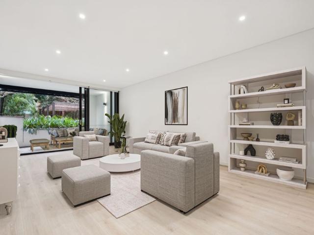 Spacious garden apartment with secure parking