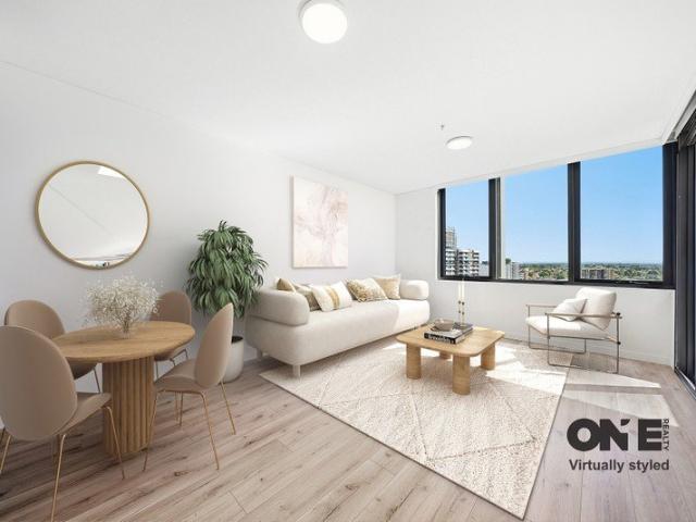 Private Corner Apartment | 12th Floor | Open District Views