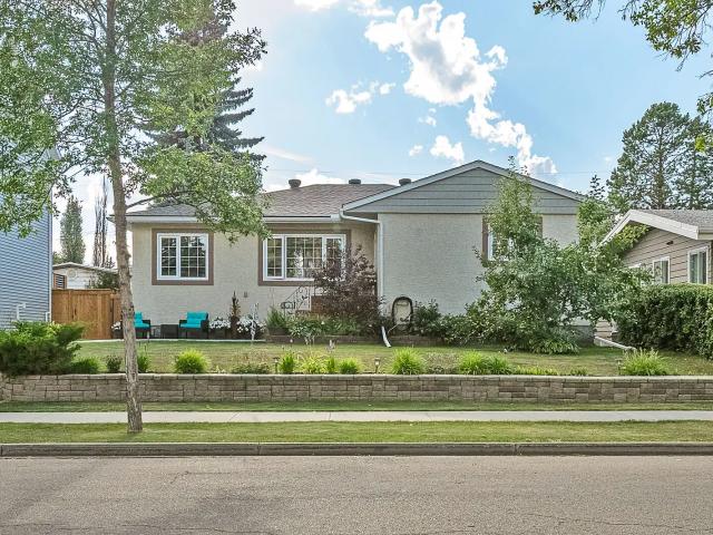 Spacious Glenora Bungalow