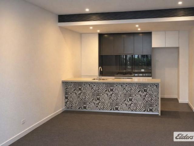 $1,100.00 per week 1 Week Free Rent