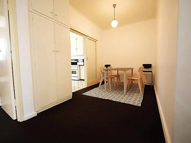Spacious Ground Floor 2 bedrooms Unit in a Convenient City Fringe Location