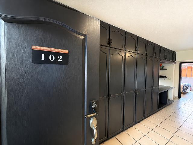 Spacious ground floor apartment on a single level, excellent location