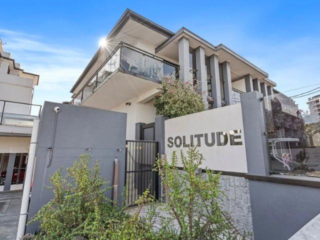 Spacious Ground Floor Apartment at Solitude