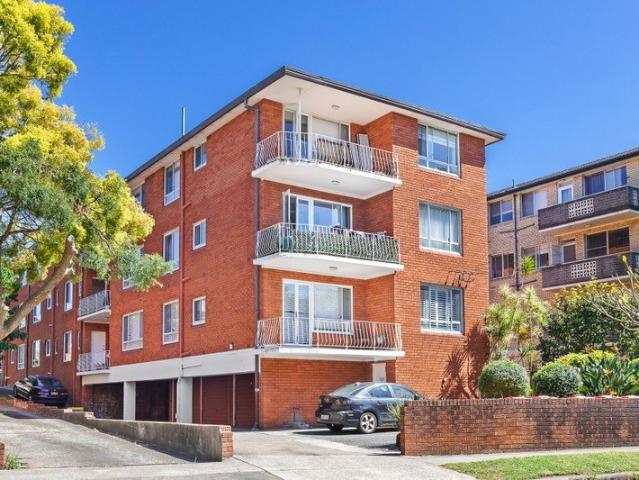 Spacious Ground Floor Apartment in a Desirable Gladesville Setting
