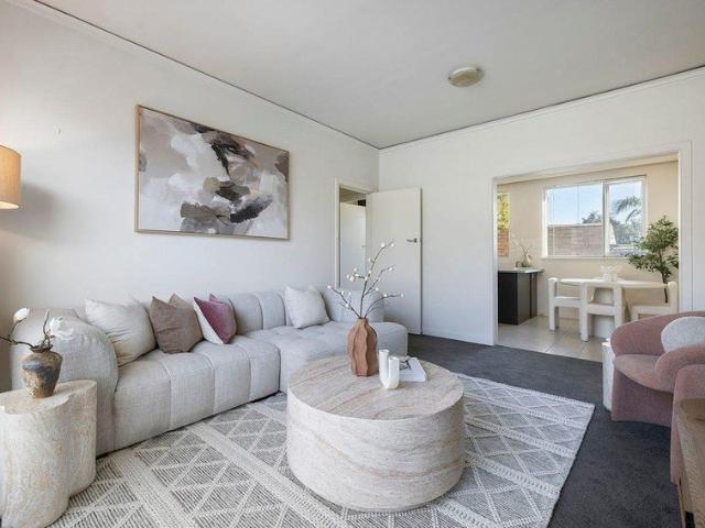 Spacious Ground Floor Apartment in Prime Elwood Location | FLARE REAL ESTATE