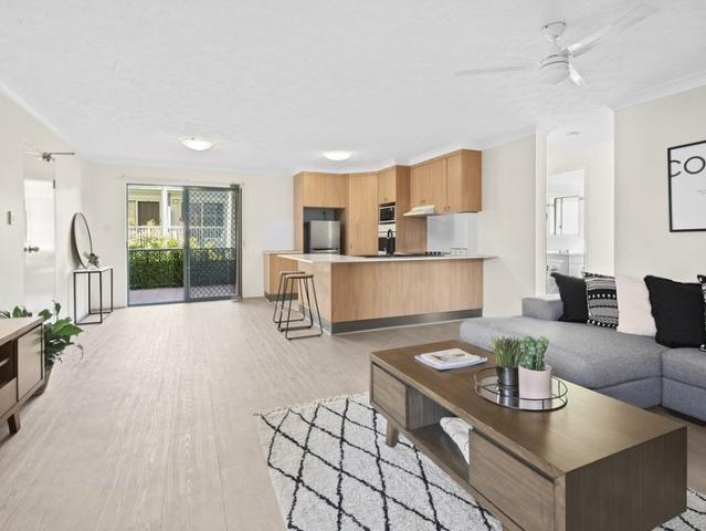 Spacious Ground Floor Apartment in Prime Location Unfurnished