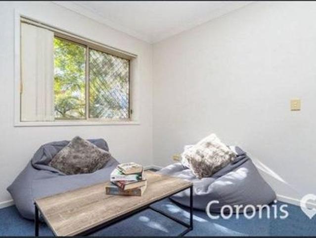 Spacious Ground Floor Apartment in Prime Southport Location