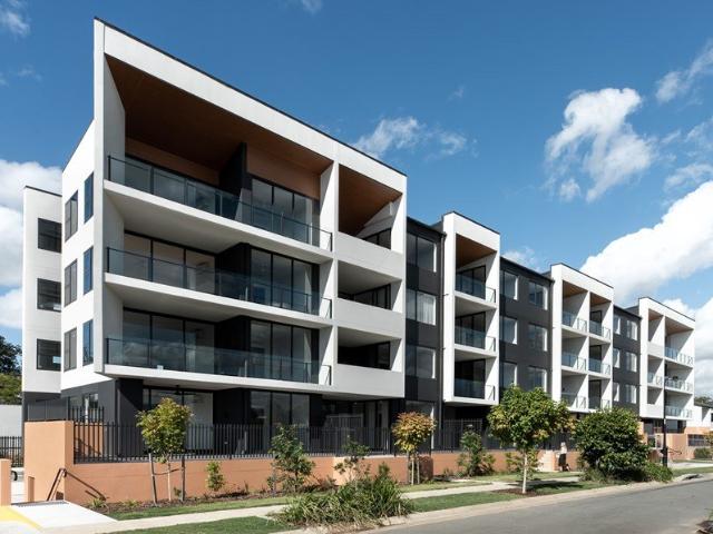 Spacious, Ground Floor Apartment in Resort Style Complex