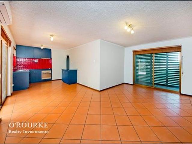 Spacious Ground Floor Apartment in the Heart of Scarborough