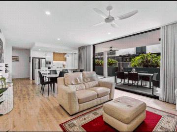 Spacious Ground Floor Apartment Living in the Heart of Wynnum