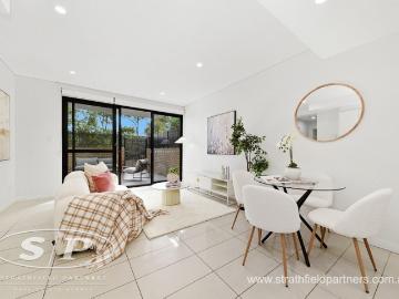 Spacious Ground Floor Apartment with Oversized Courtyard