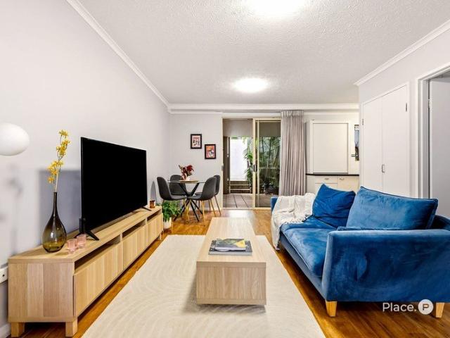 Spacious Ground Floor Apartment with Oversized Private Courtyard
