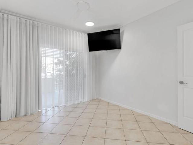 Spacious Ground Floor Apartment with Large Outdoor Living