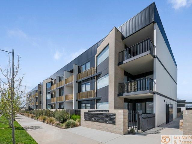 UNDER APPLICATION* Spacious Ground Floor Apartment with Private Courtyard