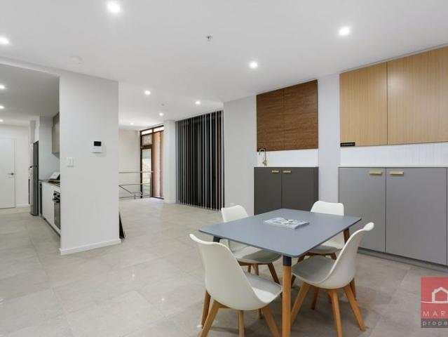 Spacious Ground Floor Apartment with Private Courtyard