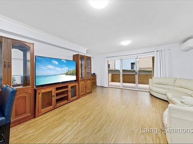 Spacious Ground Floor Apartment !
