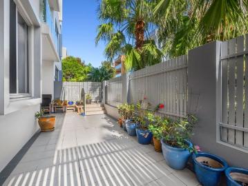 Spacious Ground Floor Apartment
