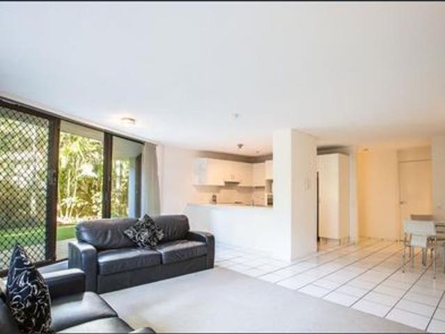 SPACIOUS GROUND FLOOR FURNISHED UNIT