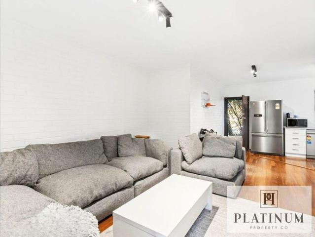 SPACIOUS GROUND FLOOR HOME WITH LARGE PRIVATE COURTYARD