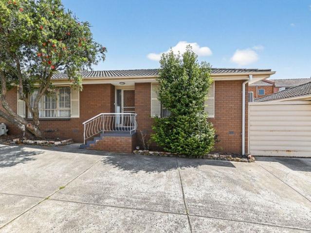 Spacious Ground Floor Living with Courtyard Comfort