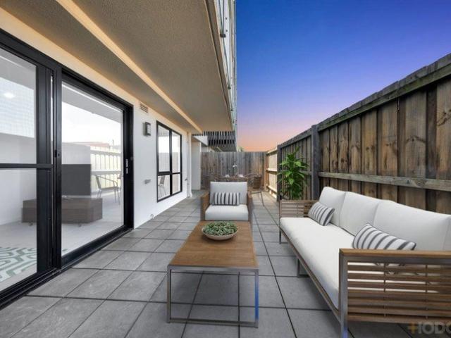 Spacious Ground Floor Living with a Rare Oversized Courtyard