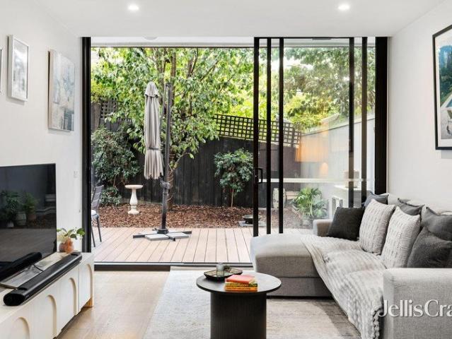 Spacious Ground Floor Living with an Impressive Courtyard