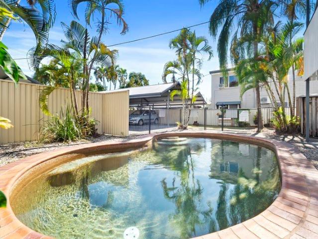 Spacious Ground Floor Living with Private Courtyard!