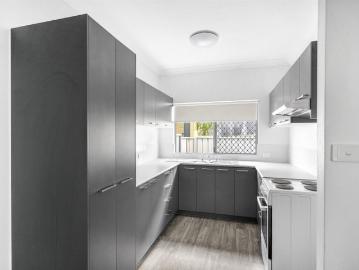 Spacious Ground Floor Living with Private Courtyard!