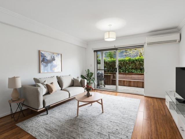 Spacious ground floor retreat in quiet cul de sac