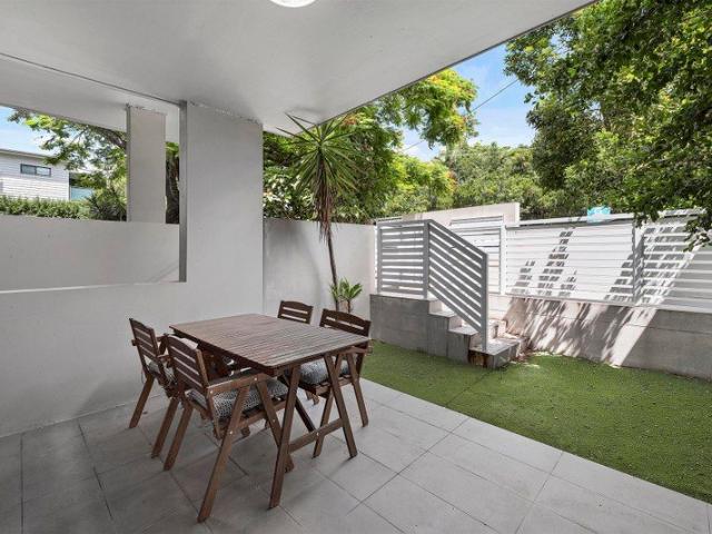 Spacious Ground Floor Residence with Private Courtyard in Boutique Camp Hill Complex