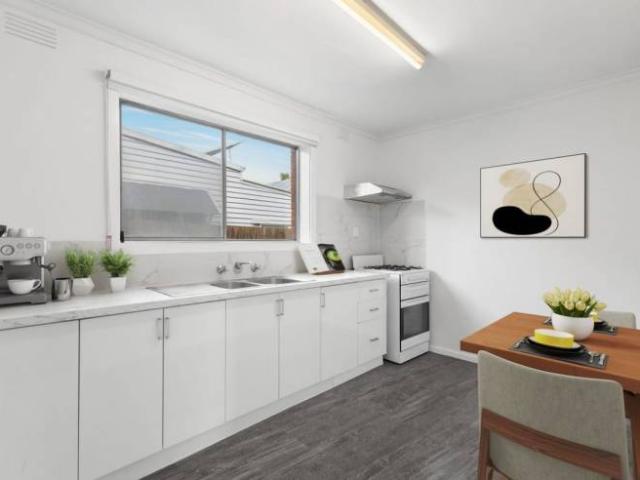 SPACIOUS GROND FLOOR UNIT