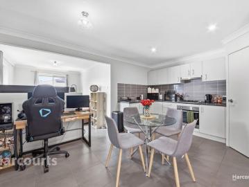 One Bedroom Granny Flat with Study Room.