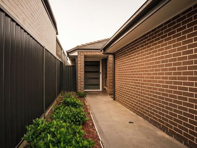 Spacious Granny Flat with Home Office