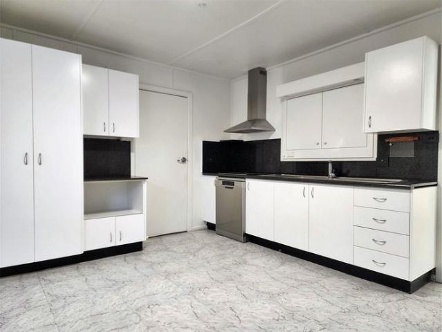 Spacious Granny Flat with Street Frontage