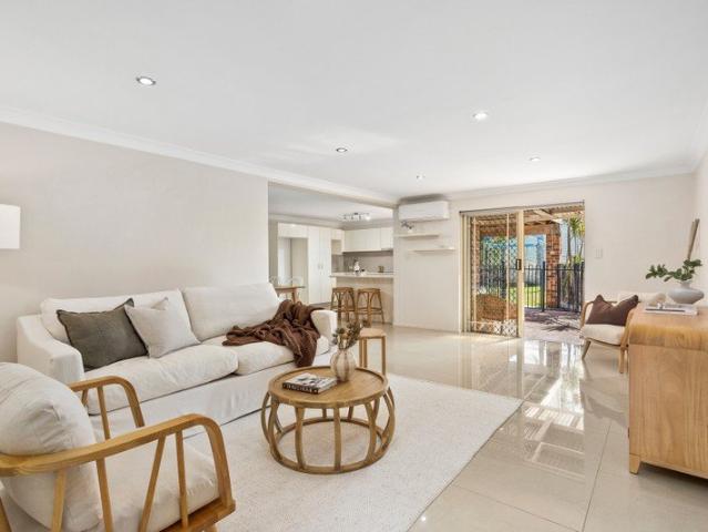 Spacious Granny Flat with Your Own Backyard