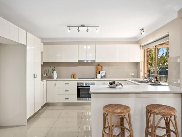 Spacious Granny Flat with Your Own Backyard