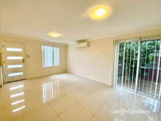 Spacious granny flat close to Emerton amenities