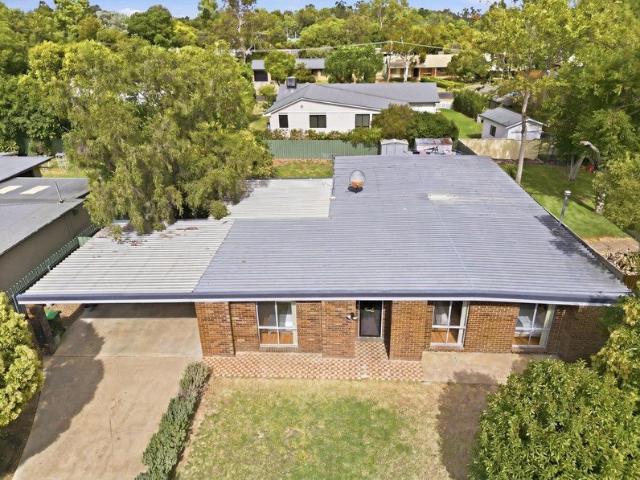 Spacious Greenbah Family Home with Strong Investment Return