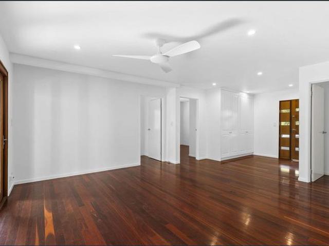 Spacious Greenslopes Gem for Rent with City Views!